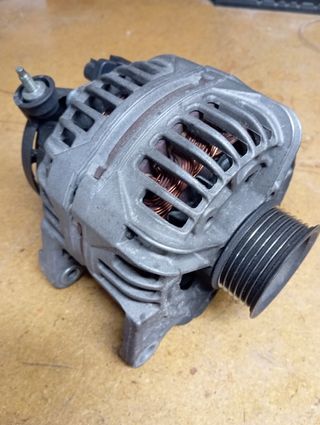 Alternador Jeep Cherokee V8 gasolina año 2000
