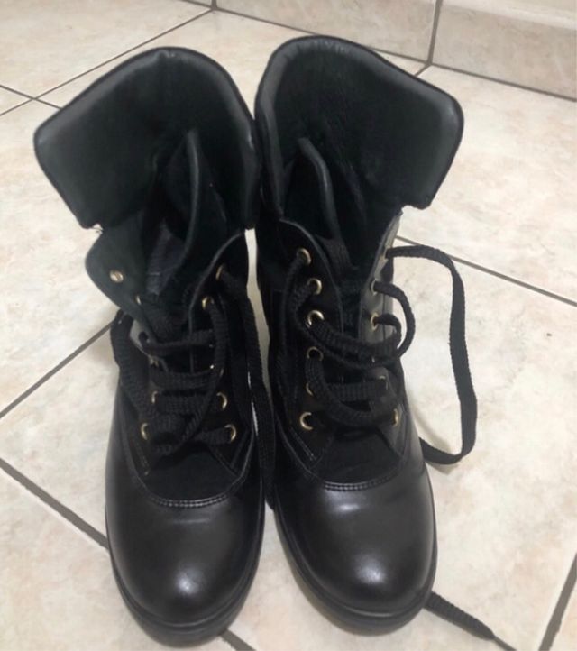 stivaletti con zeppa Fiorella rubino