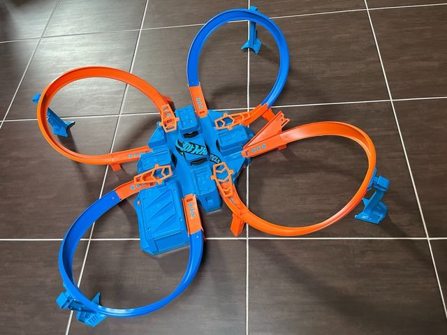 pista Hot Wheels Criss Cross Crash