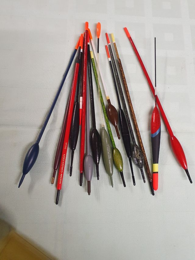 Boyas pesca río pantano