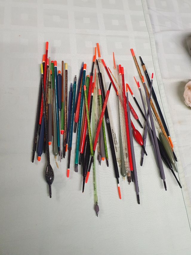 Boyas pesca río pantano