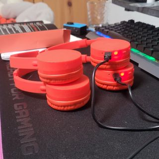 2 auriculares BT1 Bluetooth (diadema rota)