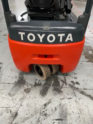 Carretilla Toyota 1600 Kg