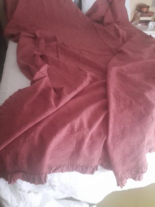 Colcha piqué a estrenar.