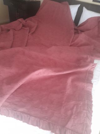 Colcha piqué a estrenar.