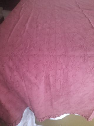 Colcha piqué a estrenar.