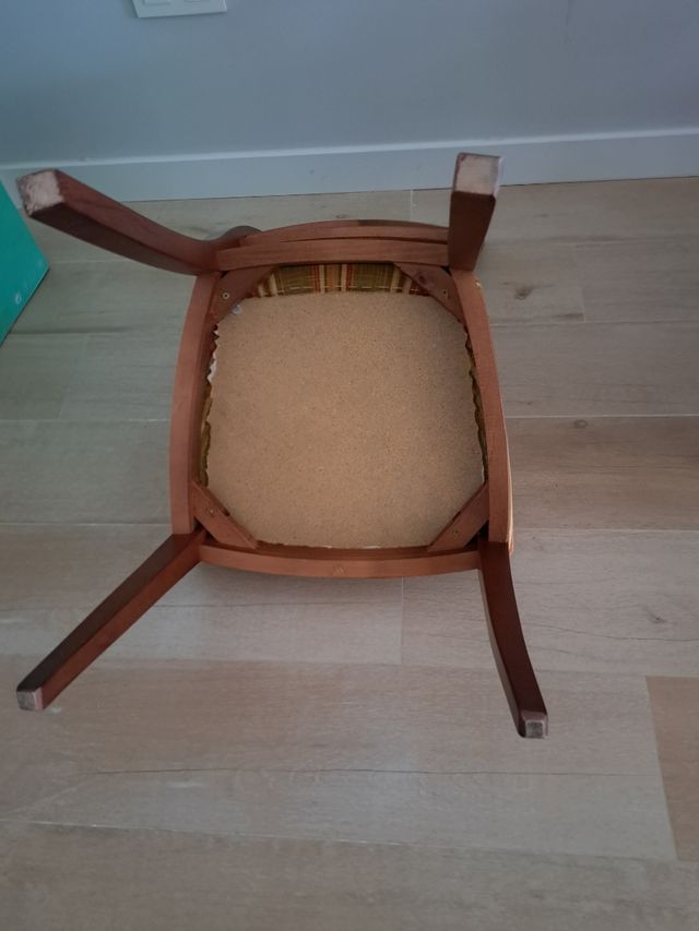 Silla madera conjunto 5 en perfecto estado