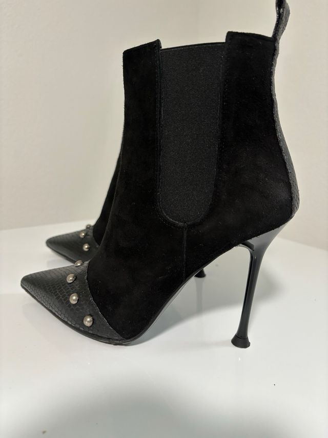 Stivaletti con inserti in pelle di cocodrillo