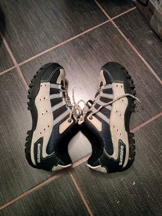 Zapatillas Shimano MT31 talla 40 y pedales