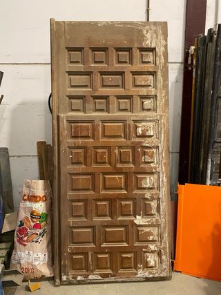 Puertas o portón de madera maciza