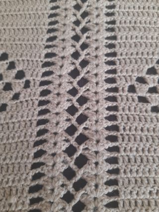 Colcha ó cortina beig.