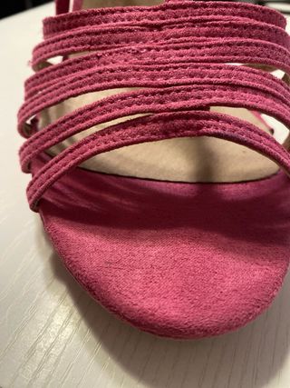 zapatos tacón fucsia