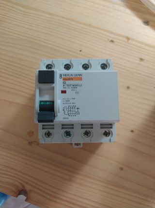 Diferencial 40A 4 Polo MERLIN GERIN