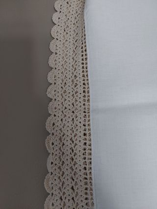 Tovaglia con ricami fatti a mano