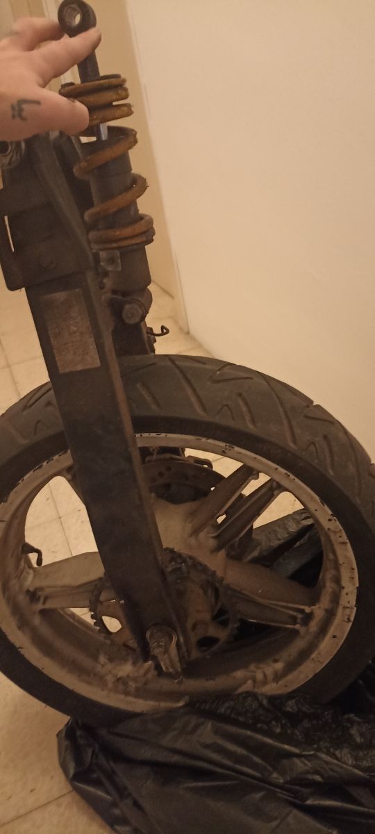 basculante trasero Yamaha tzr