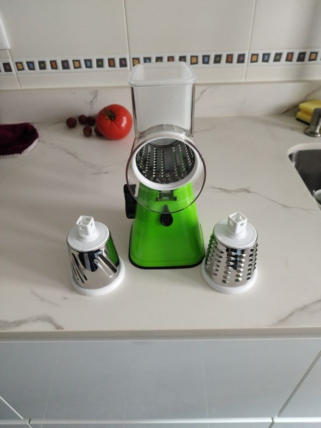 Cortadora y ralladora manual