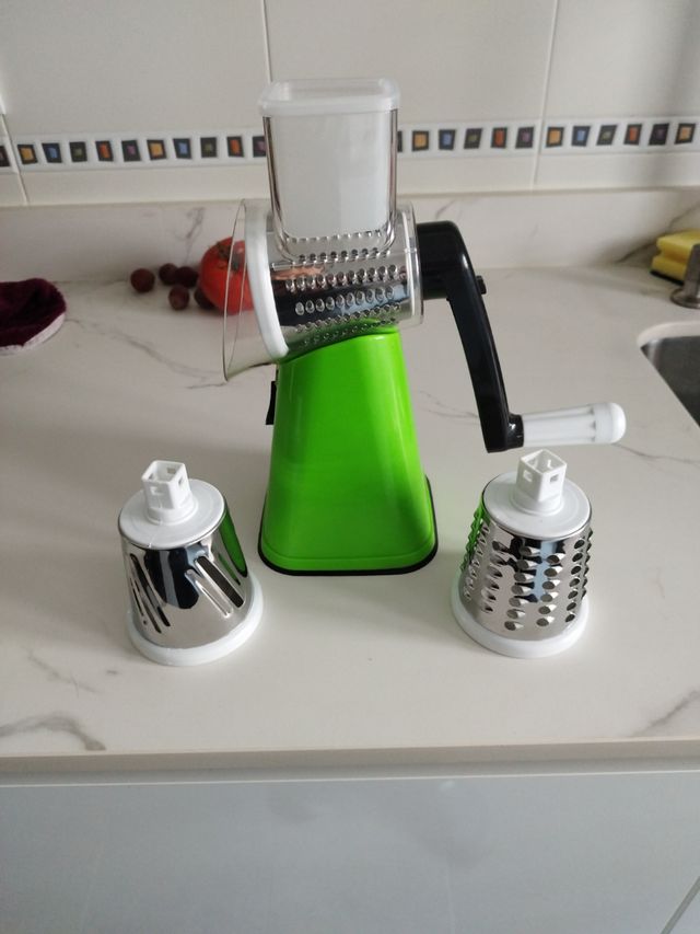 Cortadora y ralladora manual