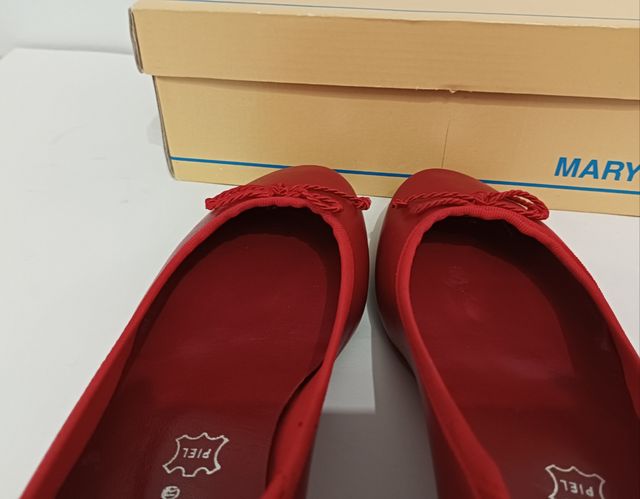 Manoletinas rojas PIEL T38 (tacón 3cm)