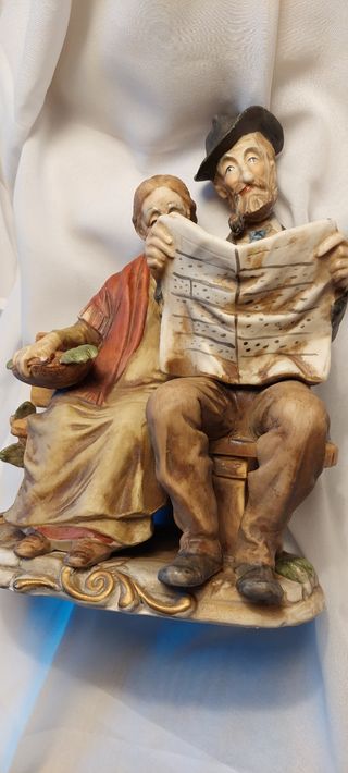 Coppia di vecchietti su panchina