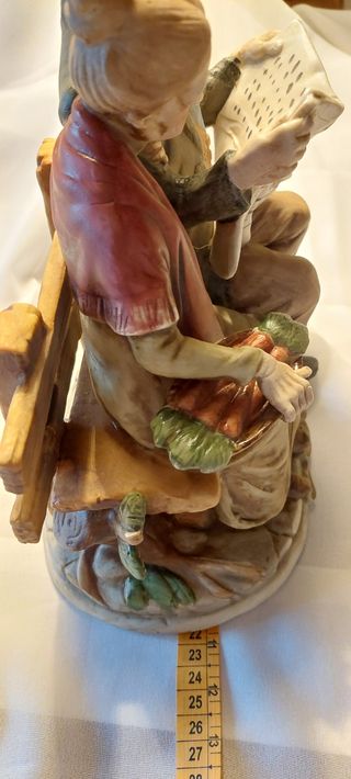 Coppia di vecchietti su panchina