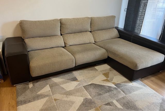 Sofa chaislong en buen estado 300x165