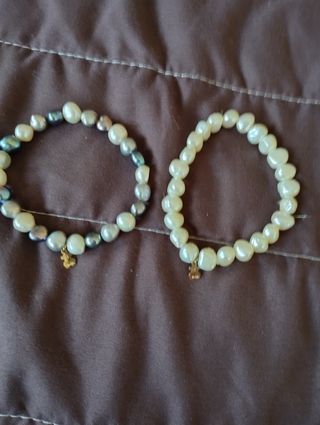Pulseras de perlas barrocas, con osito en oro