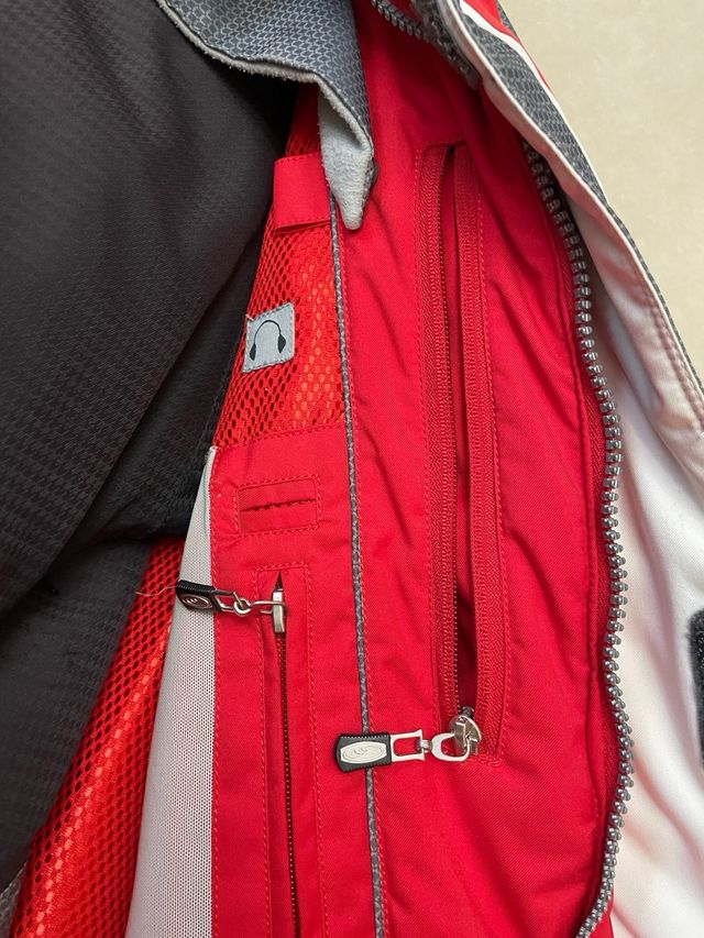 chaqueta esqui y pantalon esqui