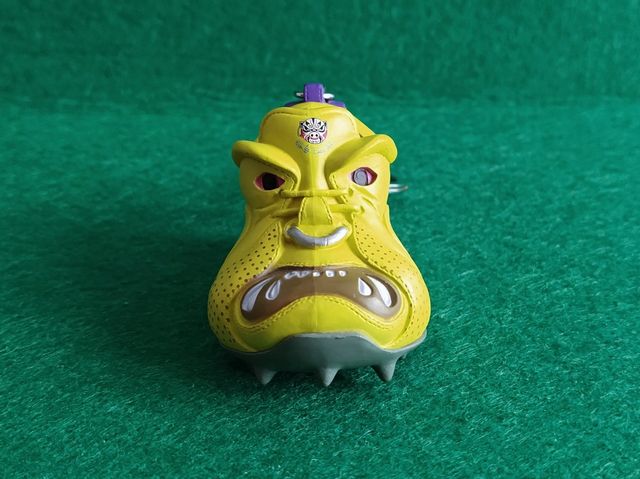 Llavero zapatilla deportiva GHOST TEAM