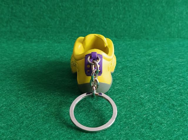 Llavero zapatilla deportiva GHOST TEAM