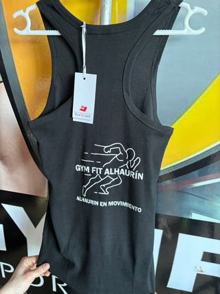 Diseñamos tu ropa deportiva con tu logo