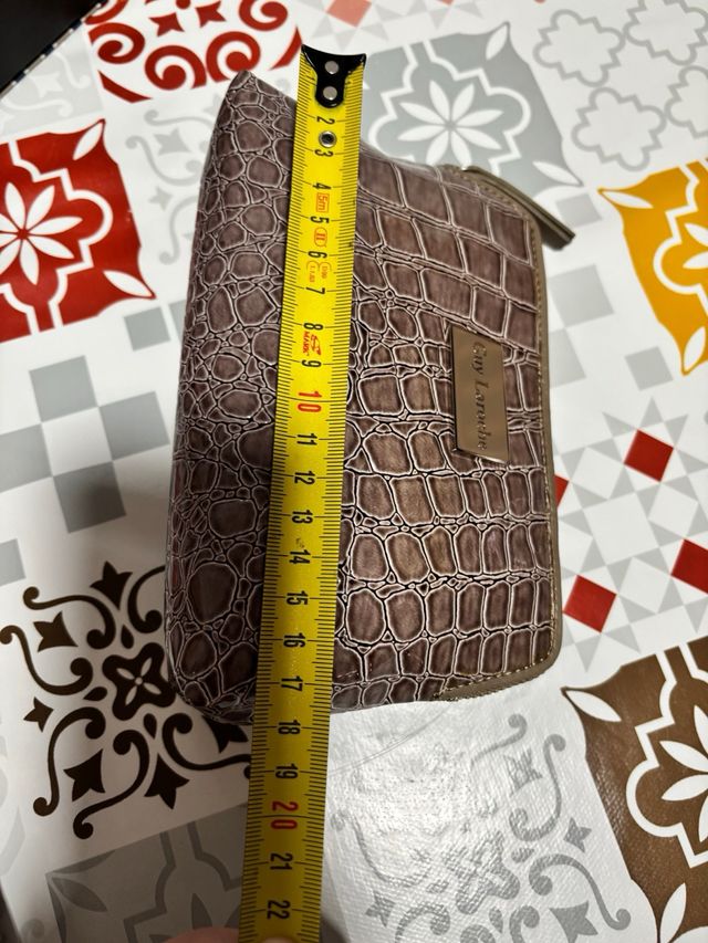 Conjunto monedero de Guy Laroche