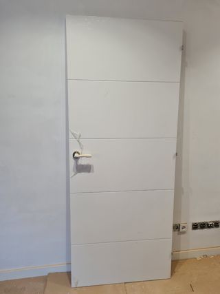 Puerta abatible nueva