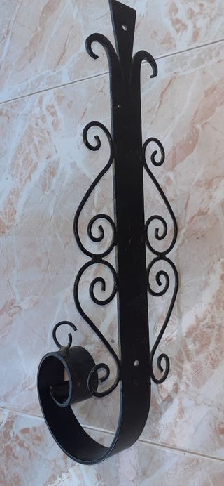 Soporte campanas faroles macetas antiguo de hierro