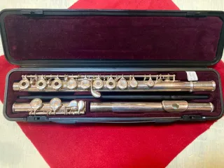 Flauta travesera Yamaha YFL 281 en perfecto estado