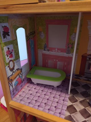 Casa de muñecas madera con muebles