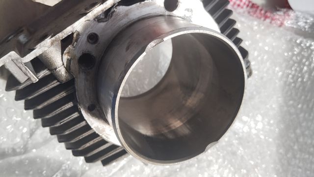 cilindro horizontal Ducati 695