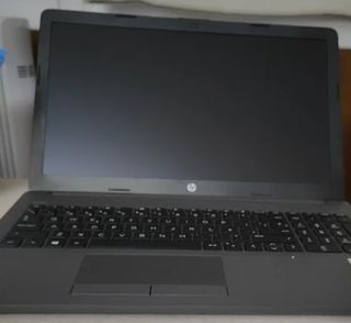 Ordenador I3, 8 gigas RAM SSD 250 gb. Linux Mint