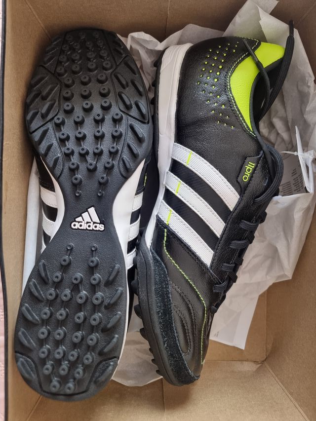 Adidas 11Nova TRX TF