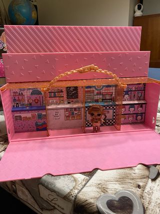 Lol Surpise Pop Up Store