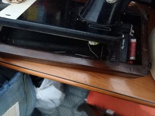 Maquina de coser muy antigua