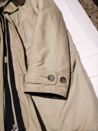 Abrigo tipo gabardina en beig