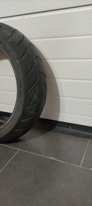 Rueda trasera Pirelli 