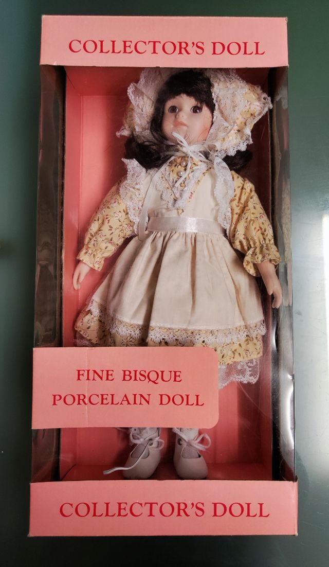 4 Bambole di porcellana. Nuove.