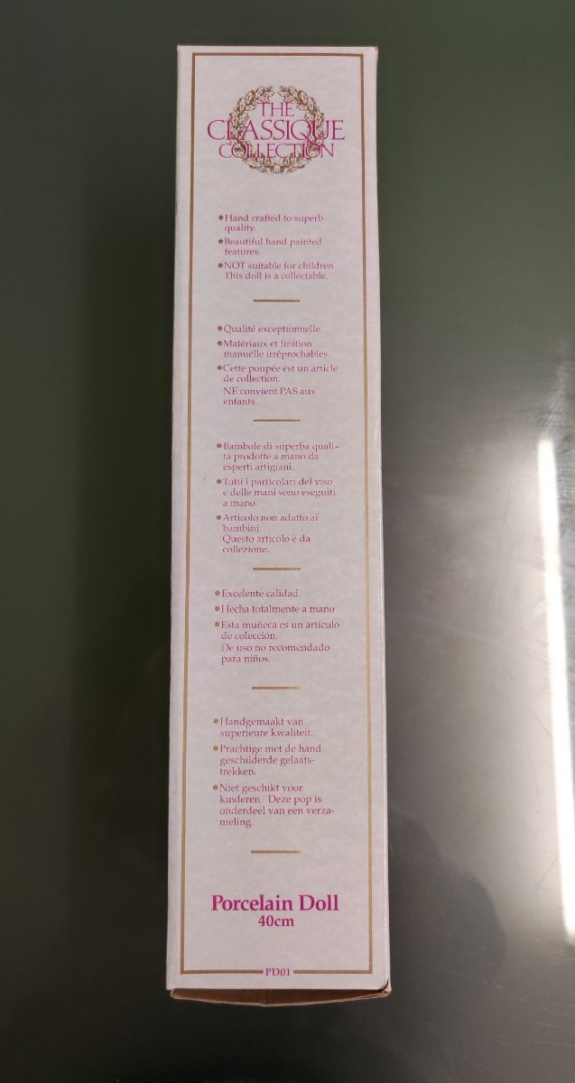 4 Bambole di porcellana. Nuove.