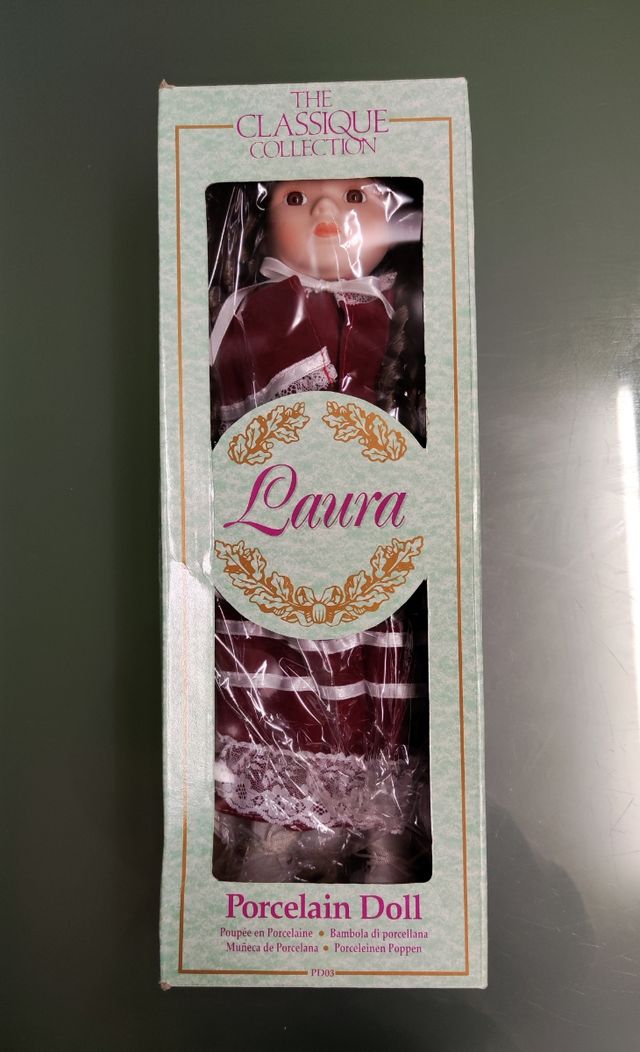 4 Bambole di porcellana. Nuove.