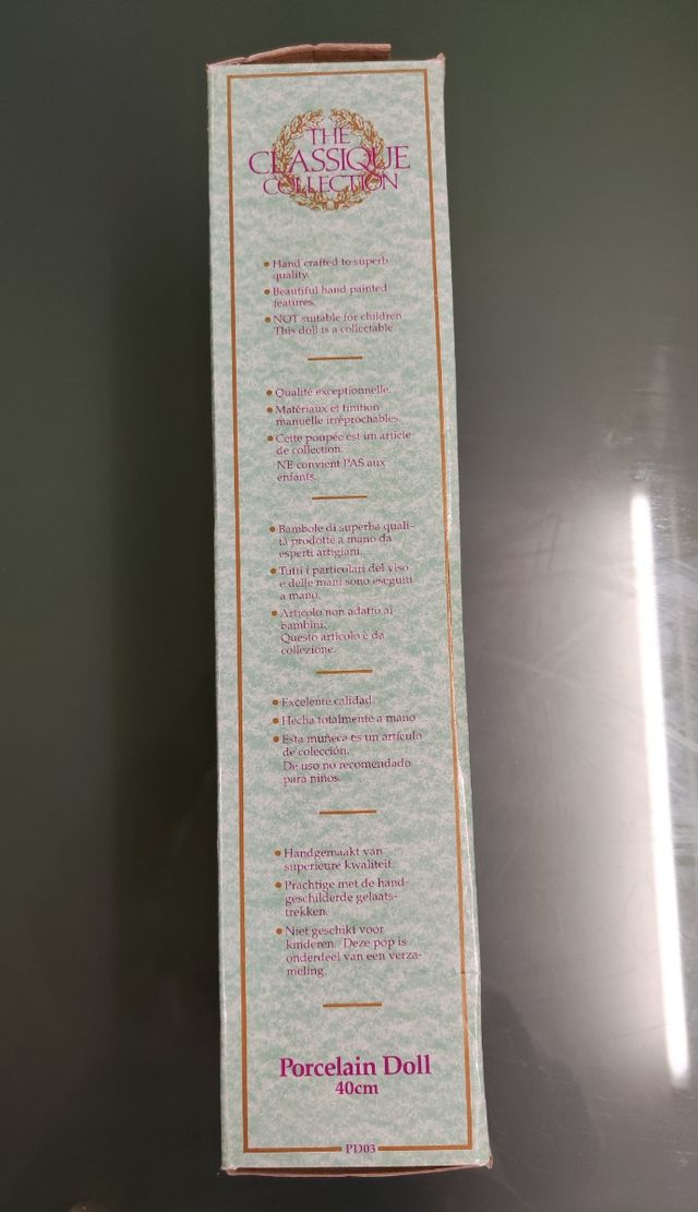 4 Bambole di porcellana. Nuove.