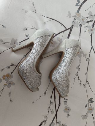 Zapatos plata tacón y plataforma fiesta. Num 35