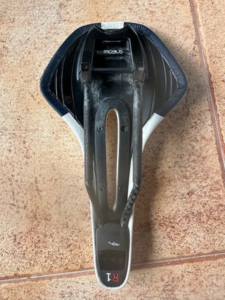 Sillín FIZIK Luce R1 (Edicion Movistar) mujer