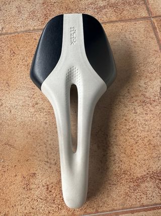 Sillín FIZIK Luce R1 (Edicion Movistar) mujer