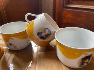 TAZZE GIALLE INGLESI